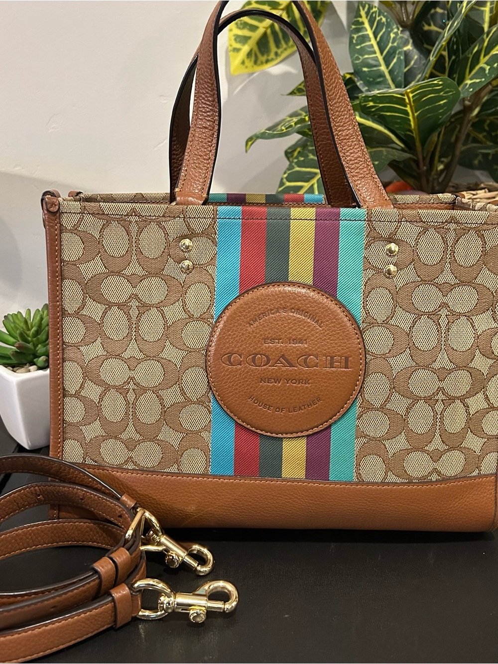 COACH Dempsey Carryall Bag
In Signature Jacquard With Stripe And Coach Patch